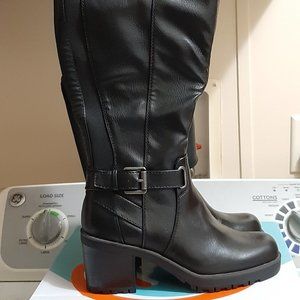 Women's Baretraps boots